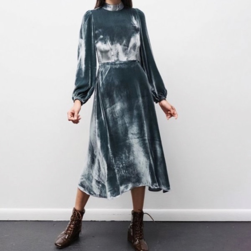 Kurt Lyle Duke Dress Size Small